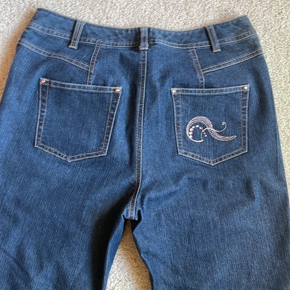 French cuff women’s jeans - Picture 2 of 4